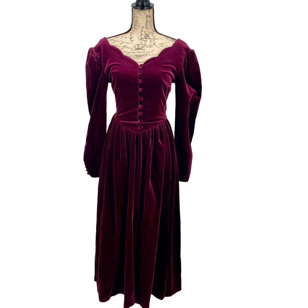 Laura Ashley Vintage Burgundy‎ Velvet Drop Waist Long Dress Scalloped Neckline 6